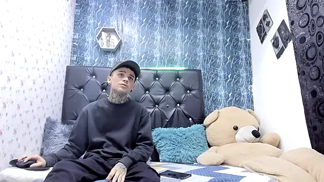 exotic hot couple online show from 03-05-26, 10:28