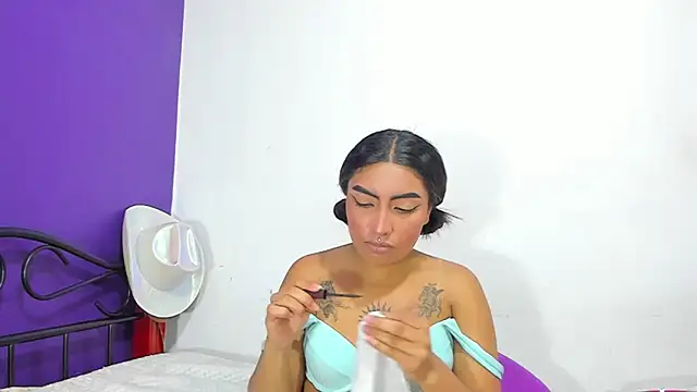 Natymontiell  online show from 12-18-24, 04:06