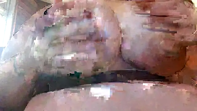 Snapshot of chrissybear84 chatting on 06-19-26, 06:12 chrissybear84 online show from 06-19-26, 06:12