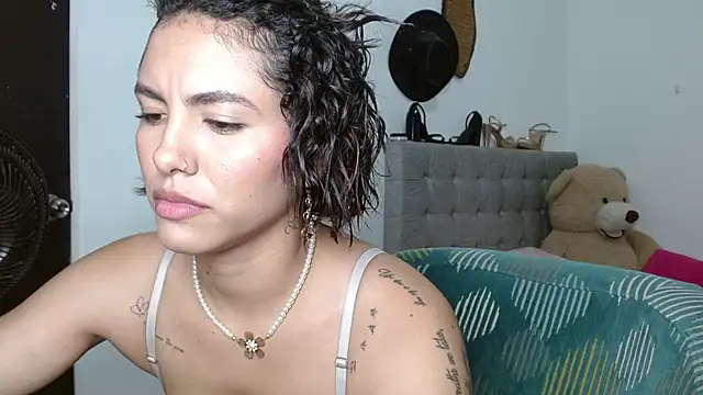 Snapshot of Sexy_Lia_ chatting on 05-22-26, 03:35 Sexy Lia online show from 05-22-26, 03:35