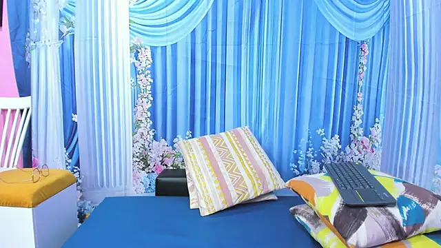 miss--flora online show from 08-08-26, 12:57
