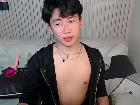 Snapshot of dangerzone0122 chatting on 01-11-26, 05:18 dangerzone0122 online show from 01-11-26, 05:18