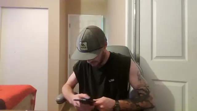 Huntzg23 online show from 03-25-26, 10:49