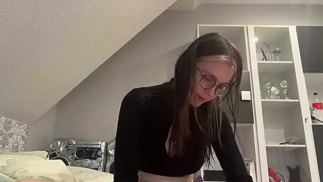 Snapshot of NikaCyberslut chatting on 12-28-24, 12:35 NikaCyberslut online show from 12-28-24, 12:35