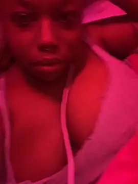 kiaxkiaa online show from 12-16-24, 03:19