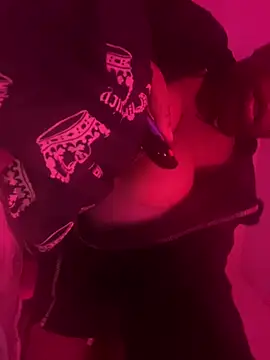 kiaxkiaa online show from 12-31-24, 11:17