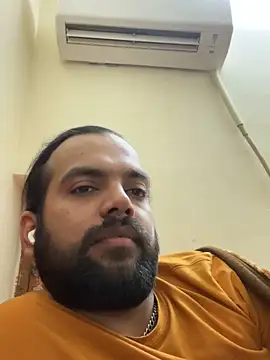 Snapshot of Arsh_Loves_Luv chatting on 12-18-24, 07:52 Arsh Loves Luv online show from 12-18-24, 07:52