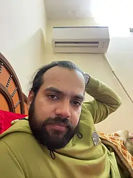 Snapshot of Arsh_Loves_Luv chatting on 12-20-24, 07:17 Arsh Loves Luv online show from 12-20-24, 07:17