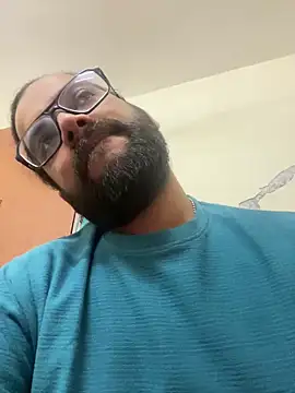 Snapshot of Arsh_Loves_Luv chatting on 12-23-24, 04:55 Arsh Loves Luv online show from 12-23-24, 04:55