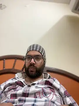 Snapshot of Arsh_Loves_Luv chatting on 01-05-25, 06:45 Arsh Loves Luv online show from 01-05-25, 06:45