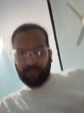 Snapshot of Arsh_Loves_Luv chatting on 12-17-25, 12:38 Arsh Loves Luv online show from 12-17-25, 12:38