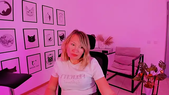 RosalindaFortuna online show from 12-25-24, 11:22