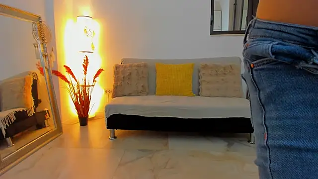 Julya Anna online show from 04-11-26, 07:45