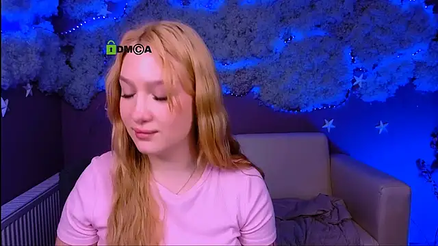 Snapshot of playful_sophie chatting on 04-21-26, 02:51 playful sophie online show from 04-21-26, 02:51