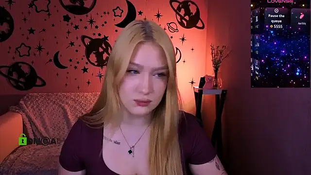 Snapshot of playful_sophie chatting on 05-07-26, 07:30 playful sophie online show from 05-07-26, 07:30