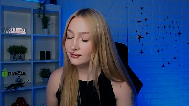 Snapshot of playful_sophie chatting on 05-26-26, 07:21 playful sophie online show from 05-26-26, 07:21