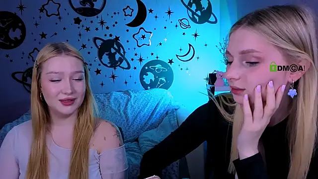 Snapshot of playful_sophie chatting on 05-28-26, 07:11 playful sophie online show from 05-28-26, 07:11