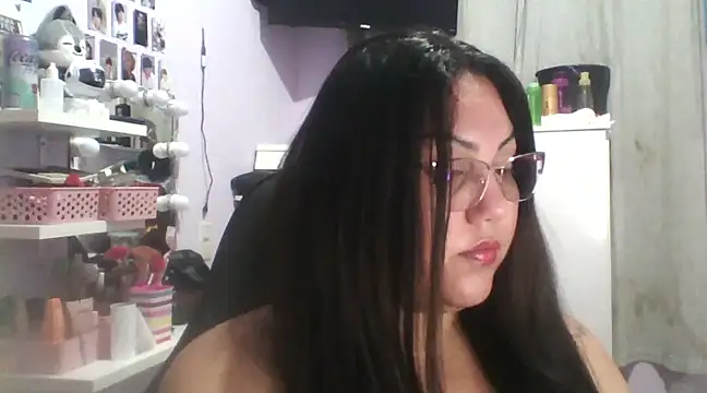 Snapshot of Paolaa_hoot chatting on 02-14-25, 05:36 Paolaa hoot online show from 02-14-25, 05:36