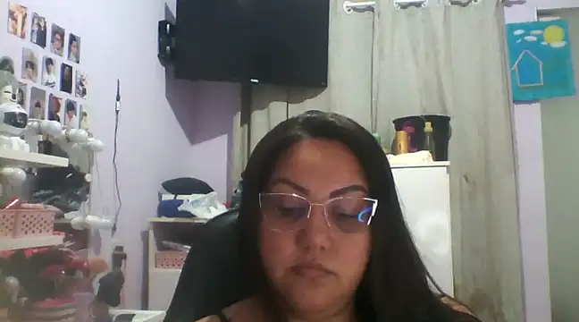 Snapshot of Paolaa_hoot chatting on 02-23-25, 09:37 Paolaa hoot online show from 02-23-25, 09:37