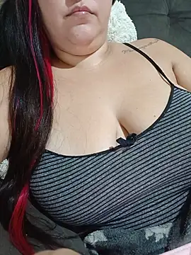 Paolaa hoot online show from 05-17-26, 03:59