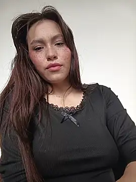 Snapshot of eriika_deep_ chatting on 07-08-26, 06:12 eriika deep online show from 07-08-26, 06:12