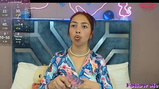 Snapshot of Roxan_Fox- chatting on 02-23-26, 05:05 Roxan Fox- online show from 02-23-26, 05:05