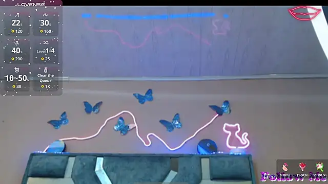 Snapshot of Roxan_Fox- chatting on 03-03-26, 02:28 Roxan Fox- online show from 03-03-26, 02:28