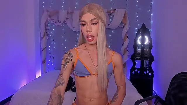 Snapshot of Camillesanto chatting on 03-18-25, 02:47 Camillesanto online show from 03-18-25, 02:47