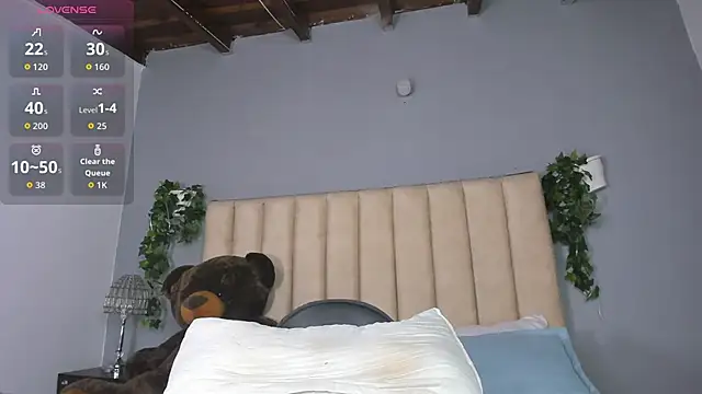 Snapshot of Camillesanto chatting on 10-09-25, 10:30 Camillesanto online show from 10-09-25, 10:30