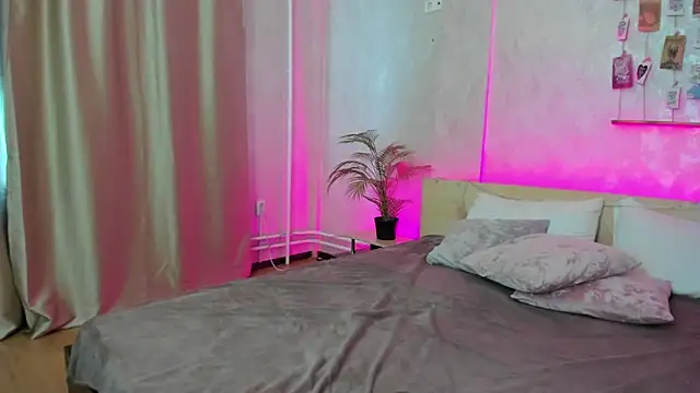 Snapshot of Cheryl__Brown chatting on 02-09-25, 04:14 Cheryl Brown online show from 02-09-25, 04:14