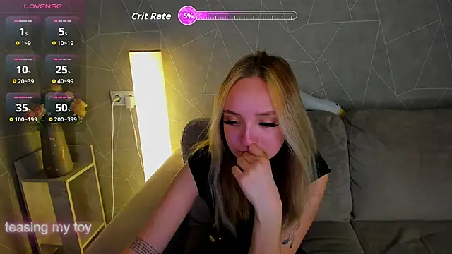 Snapshot of Cheryl__Brown chatting on 09-29-25, 12:16 Cheryl Brown online show from 09-29-25, 12:16