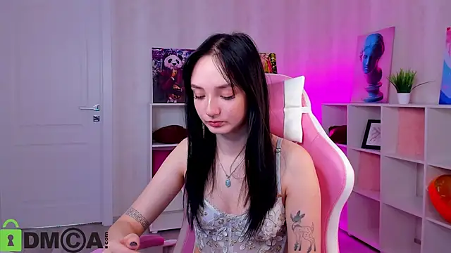 Snapshot of Cheryl__Brown chatting on 11-20-25, 01:28 Cheryl Brown online show from 11-20-25, 01:28