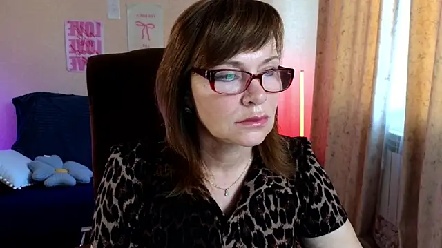 Miss Moren online show from 06-25-26, 04:12