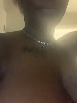 Snapshot of honeywetpussi chatting on 12-28-24, 11:19 honeywetpussi online show from 12-28-24, 11:19