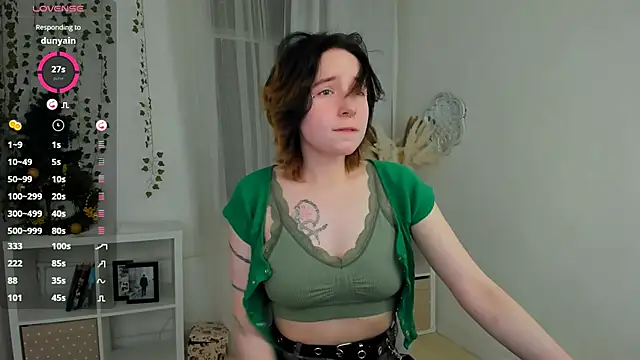 Snapshot of lilithlunna chatting on 12-31-24, 02:29 lilithlunna online show from 12-31-24, 02:29