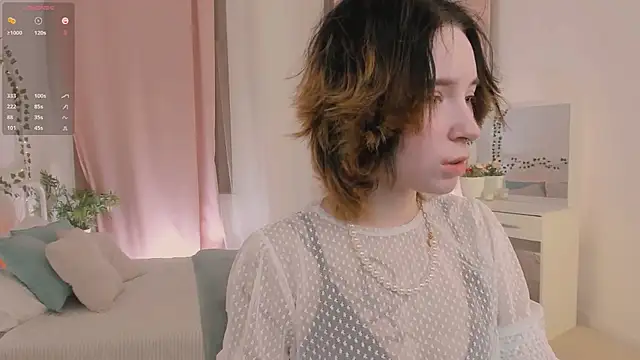 Snapshot of lilithlunna chatting on 01-15-25, 10:57 lilithlunna online show from 01-15-25, 10:57