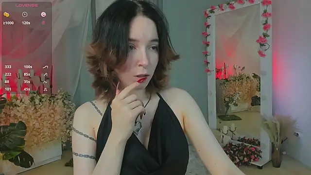 Snapshot of lilithlunna chatting on 03-05-25, 04:35 lilithlunna online show from 03-05-25, 04:35