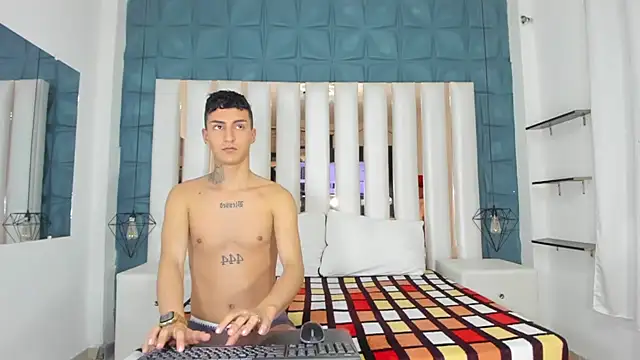 Snapshot of Angel_xxx chatting on 02-24-25, 03:02 Angel xxx online show from 02-24-25, 03:02