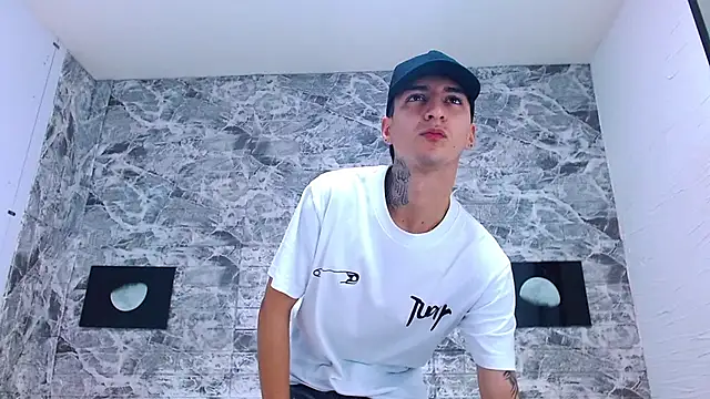 Snapshot of Angel_xxx chatting on 01-15-26, 11:37 Angel xxx online show from 01-15-26, 11:37