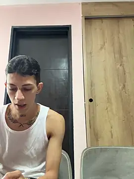 Snapshot of Angel_xxx chatting on 06-03-26, 11:32 Angel xxx online show from 06-03-26, 11:32