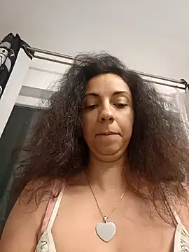 Snapshot of naughty69curls chatting on 10-27-25, 08:02 naughty69curls online show from 10-27-25, 08:02