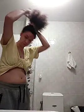 Snapshot of naughty69curls chatting on 11-11-25, 07:47 naughty69curls online show from 11-11-25, 07:47