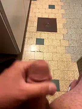 Snapshot of mikiss789 chatting on 09-20-25, 01:28 mikiss789 online show from 09-20-25, 01:28