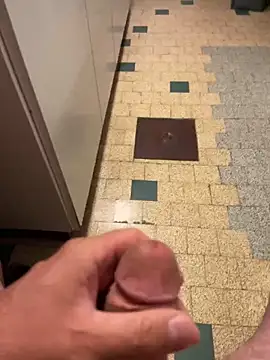 Snapshot of mikiss789 chatting on 10-01-25, 03:34 mikiss789 online show from 10-01-25, 03:34