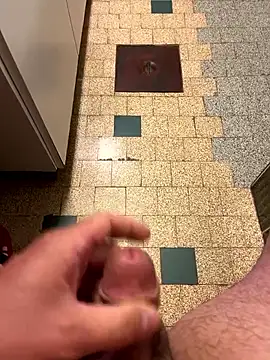 Snapshot of mikiss789 chatting on 10-12-25, 03:16 mikiss789 online show from 10-12-25, 03:16