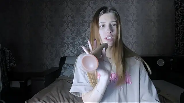 Agnes Allenn online show from 10-26-25, 05:08