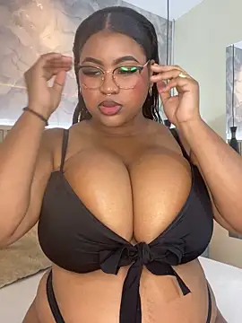 Snapshot of AinaraJimenez chatting on 05-18-26, 08:03 AinaraJimenez online show from 05-18-26, 08:03