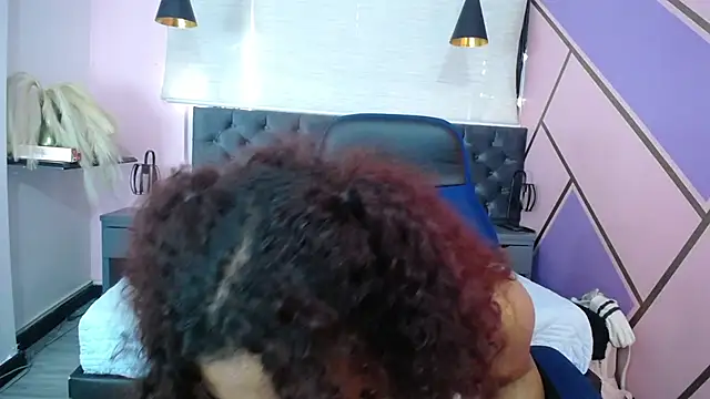 Snapshot of lauraltt chatting on 01-27-25, 01:19 lauraltt online show from 01-27-25, 01:19