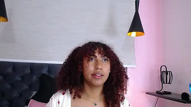 Snapshot of lauraltt chatting on 02-23-25, 07:11 lauraltt online show from 02-23-25, 07:11