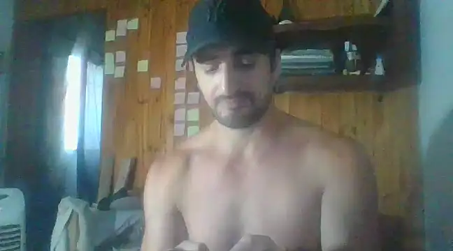 Snapshot of italianbighorse22 chatting on 01-01-25, 08:26 italianbighorse22 online show from 01-01-25, 08:26